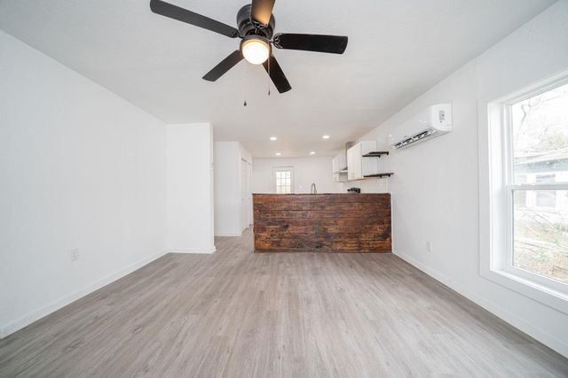 703 E Wright, Marshall, TX 75670