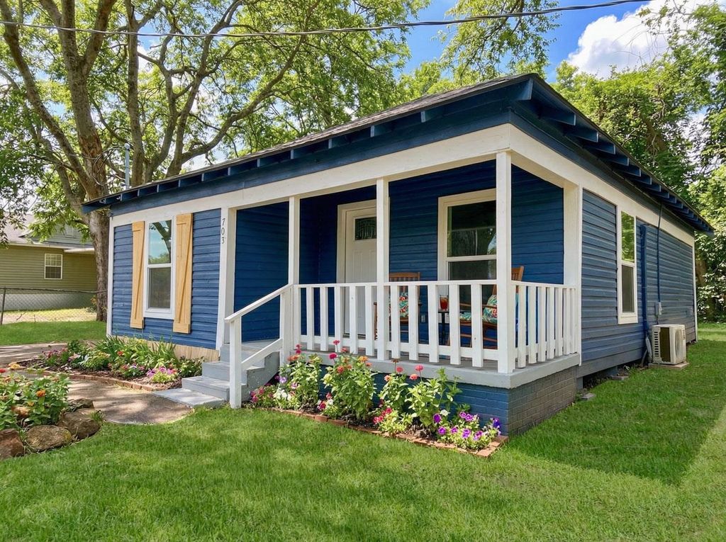 703 E Wright, Marshall, TX 75670