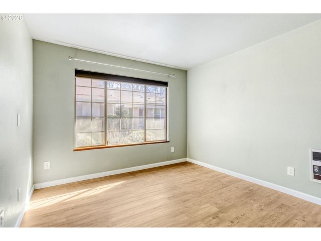 13775 Sw SCHOLLS FERRY Rd, Beaverton, OR 97008