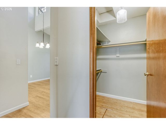 13775 Sw SCHOLLS FERRY Rd, Beaverton, OR 97008