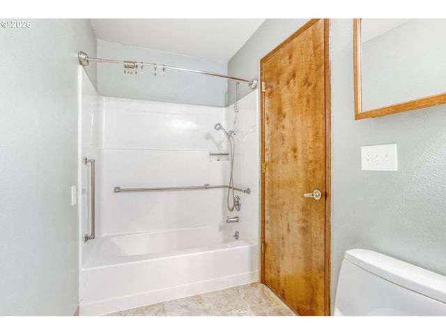 13775 Sw SCHOLLS FERRY Rd, Beaverton, OR 97008