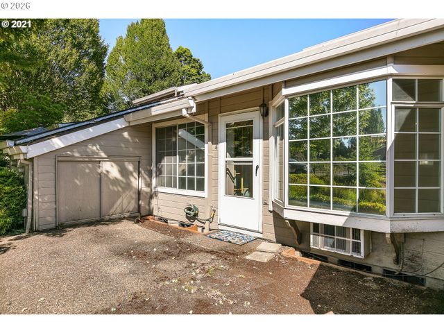 13775 Sw SCHOLLS FERRY Rd, Beaverton, OR 97008