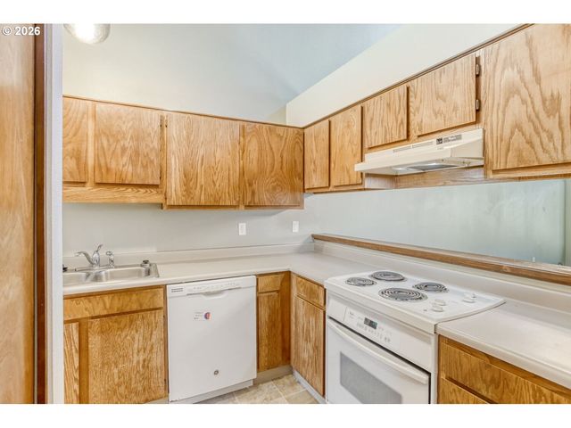 13775 Sw SCHOLLS FERRY Rd, Beaverton, OR 97008