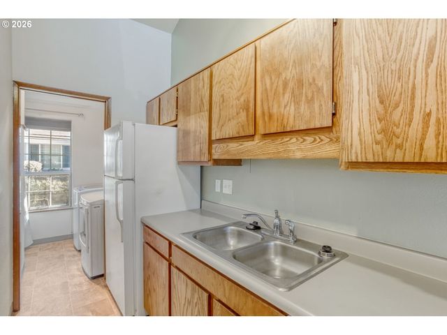 13775 Sw SCHOLLS FERRY Rd, Beaverton, OR 97008