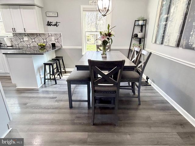 3 EVERGREEN LN, Burlington, NJ 08016