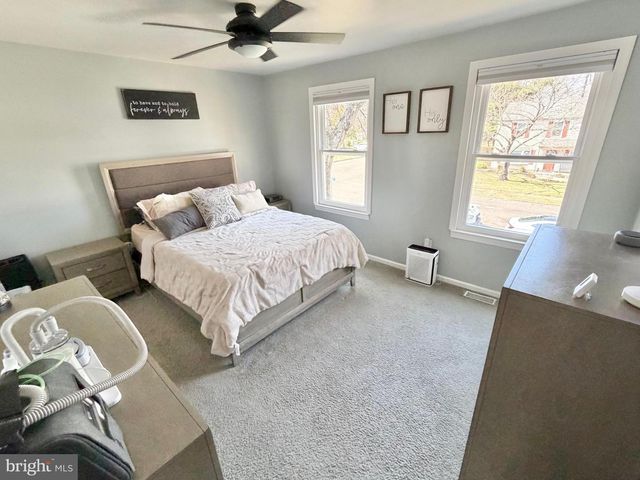 3 EVERGREEN LN, Burlington, NJ 08016