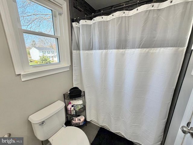 3 EVERGREEN LN, Burlington, NJ 08016