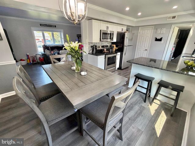 3 EVERGREEN LN, Burlington, NJ 08016