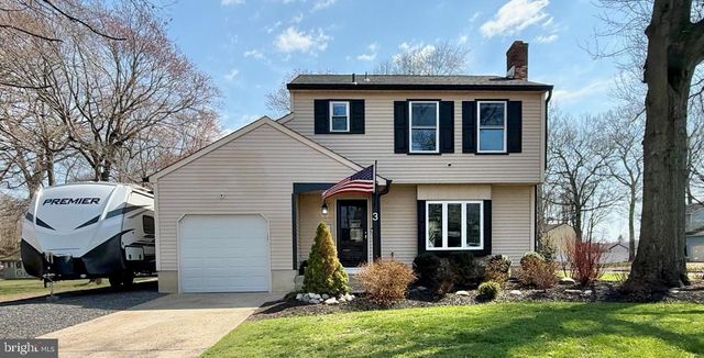 3 EVERGREEN LN, Burlington, NJ 08016