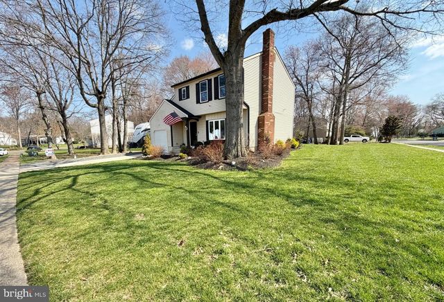 3 EVERGREEN LN, Burlington, NJ 08016