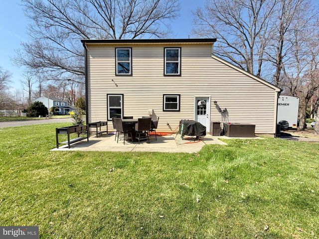 3 EVERGREEN LN, Burlington, NJ 08016