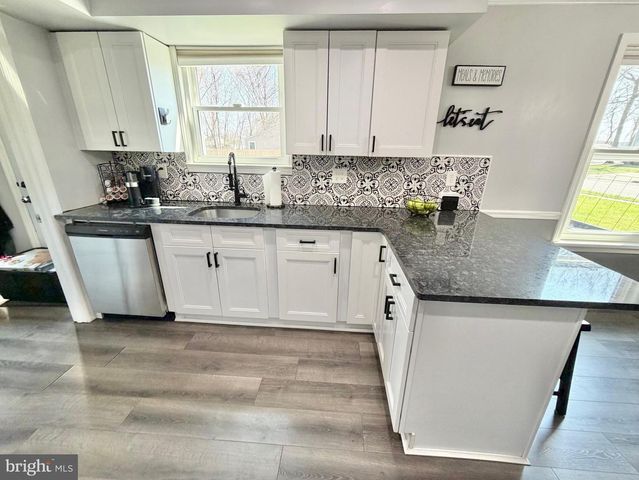 3 EVERGREEN LN, Burlington, NJ 08016