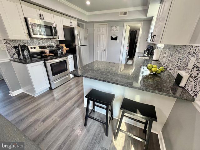 3 EVERGREEN LN, Burlington, NJ 08016