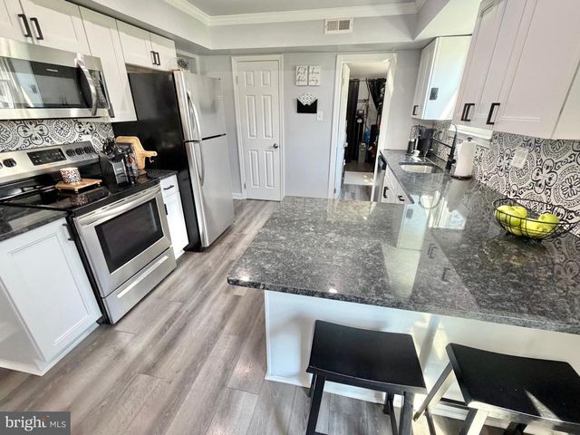3 EVERGREEN LN, Burlington, NJ 08016