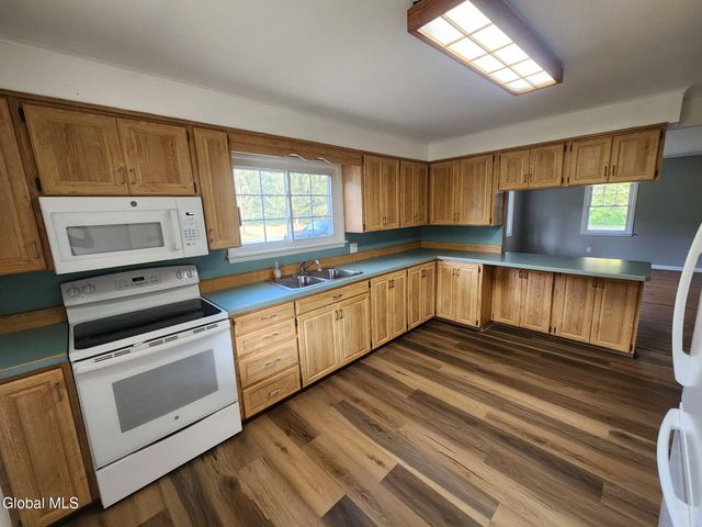 287 County Rd 101, Johnstown, NY 12078