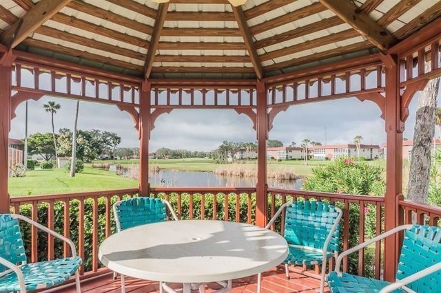 60 Woodland Drive 204, Vero Beach, FL 32962