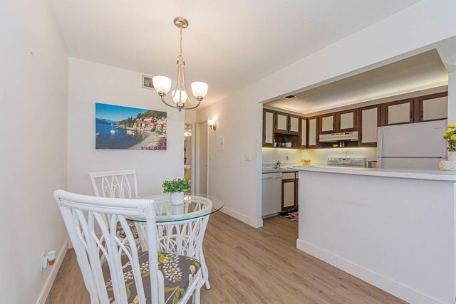 60 Woodland Drive 204, Vero Beach, FL 32962