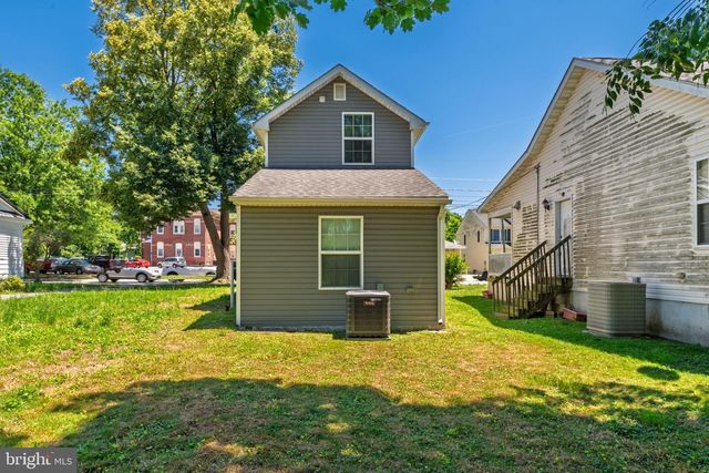 38 S QUEEN ST, Dover, DE 19904