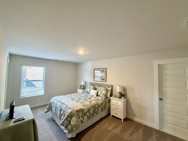 878 Nightingale Ave, Hendersonville, TN 37075