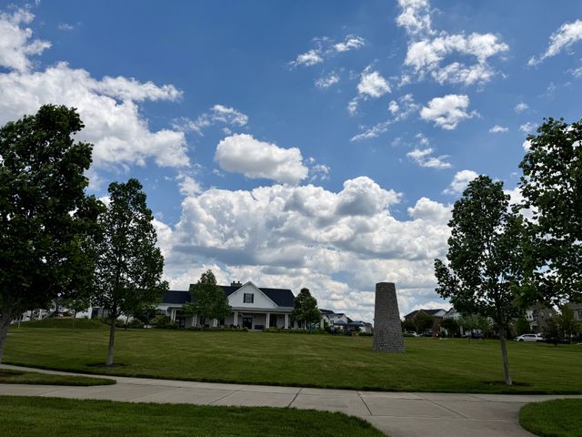 878 Nightingale Ave, Hendersonville, TN 37075