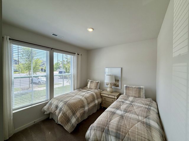 878 Nightingale Ave, Hendersonville, TN 37075
