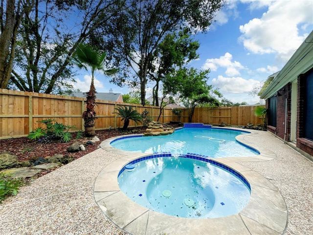 5202 Spring Circle Drive, Pearland, TX 77584