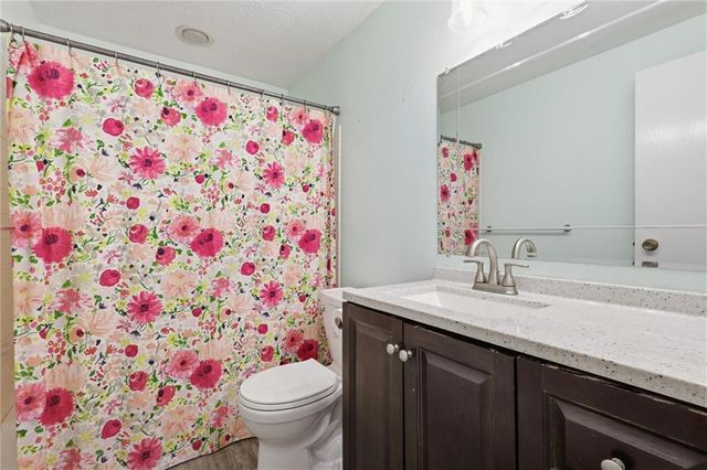 5645 Meadow View Drive, Shawnee, KS 66226