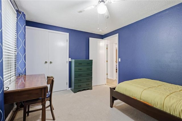 5645 Meadow View Drive, Shawnee, KS 66226