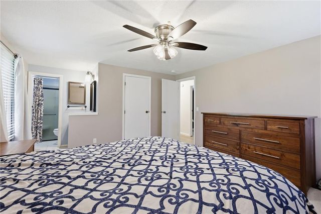5645 Meadow View Drive, Shawnee, KS 66226