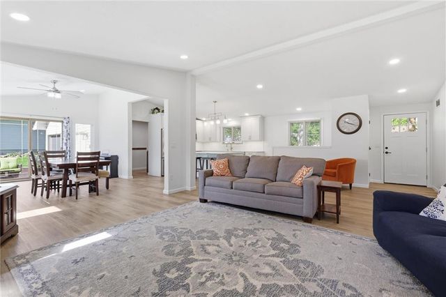 5645 Meadow View Drive, Shawnee, KS 66226