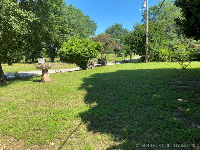 27 Rock Creek Drive, Canadian, OK 74425