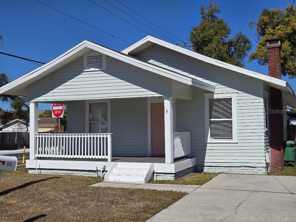 211 W ALVA STREET, Tampa, FL 33603