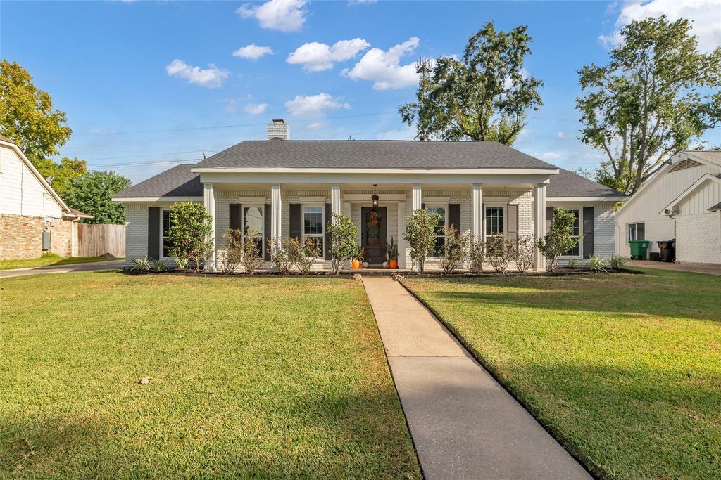 9926 Emnora Lane, Houston, TX 77080