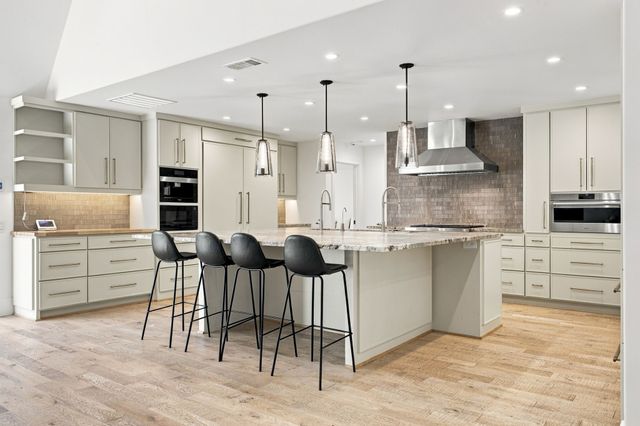 6915 Stefani Drive, Dallas, TX 75225