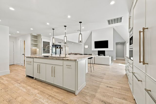 6915 Stefani Drive, Dallas, TX 75225