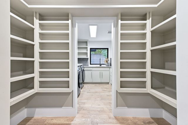 6915 Stefani Drive, Dallas, TX 75225