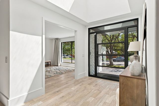 6915 Stefani Drive, Dallas, TX 75225