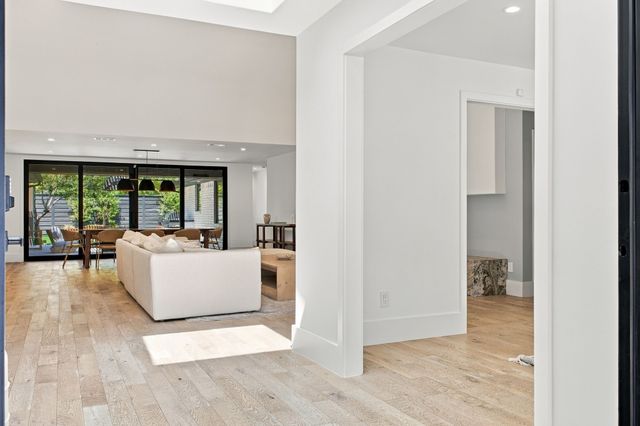 6915 Stefani Drive, Dallas, TX 75225
