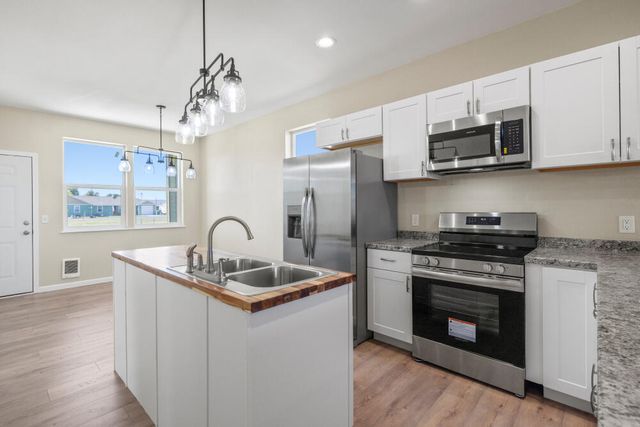 330 N Elm Street, Merrill, OR 97633