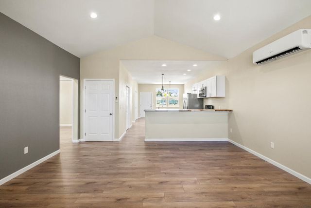 330 N Elm Street, Merrill, OR 97633