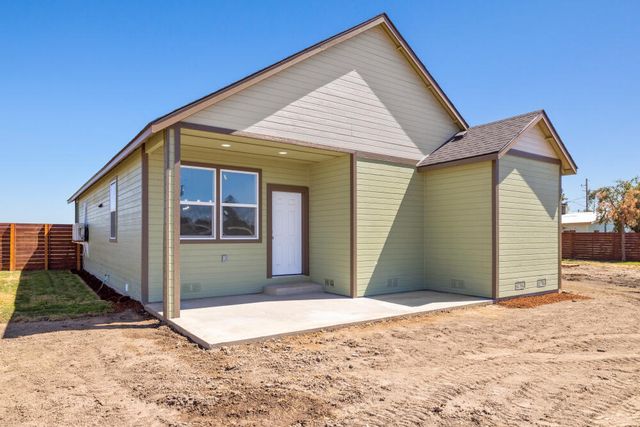 330 N Elm Street, Merrill, OR 97633