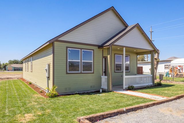 330 N Elm Street, Merrill, OR 97633