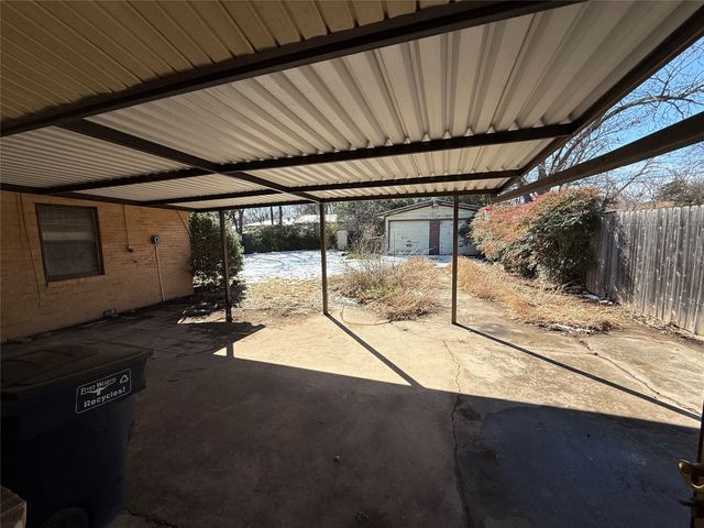 7725 Davenport Avenue, Fort Worth, TX 76116