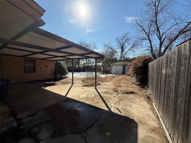 7725 Davenport Avenue, Fort Worth, TX 76116