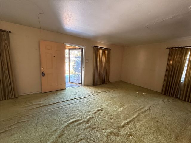 7725 Davenport Avenue, Fort Worth, TX 76116