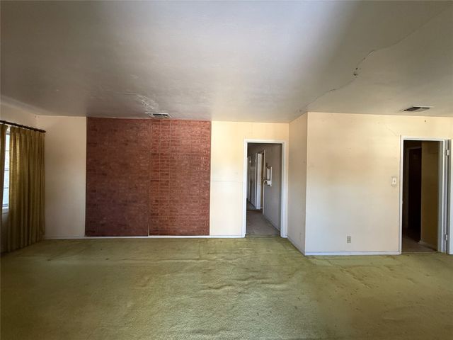 7725 Davenport Avenue, Fort Worth, TX 76116