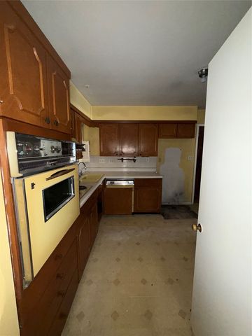 7725 Davenport Avenue, Fort Worth, TX 76116