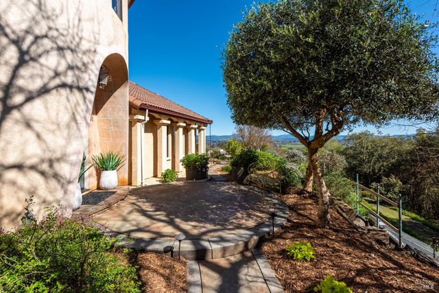 2405 Lewis Dr, Sebastopol, CA 95472