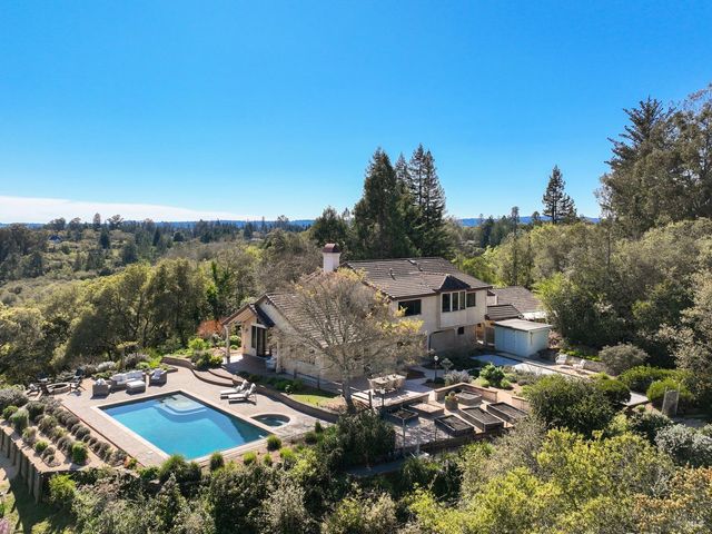 2405 Lewis Dr, Sebastopol, CA 95472