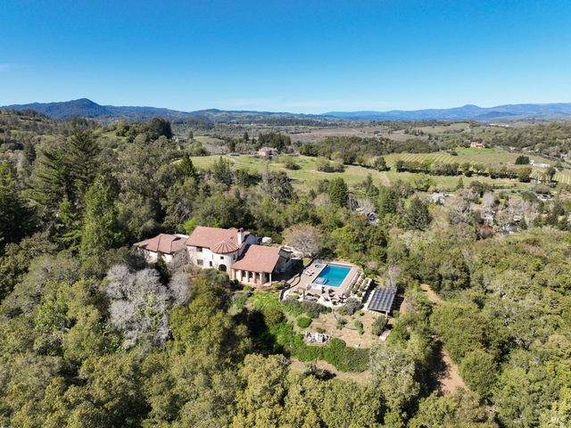 2405 Lewis Dr, Sebastopol, CA 95472